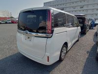 TOYOTA NOAH 2021/X/ZRR80G — 32