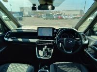 TOYOTA VOXY 2022/S-Z/ZWR90W — 18